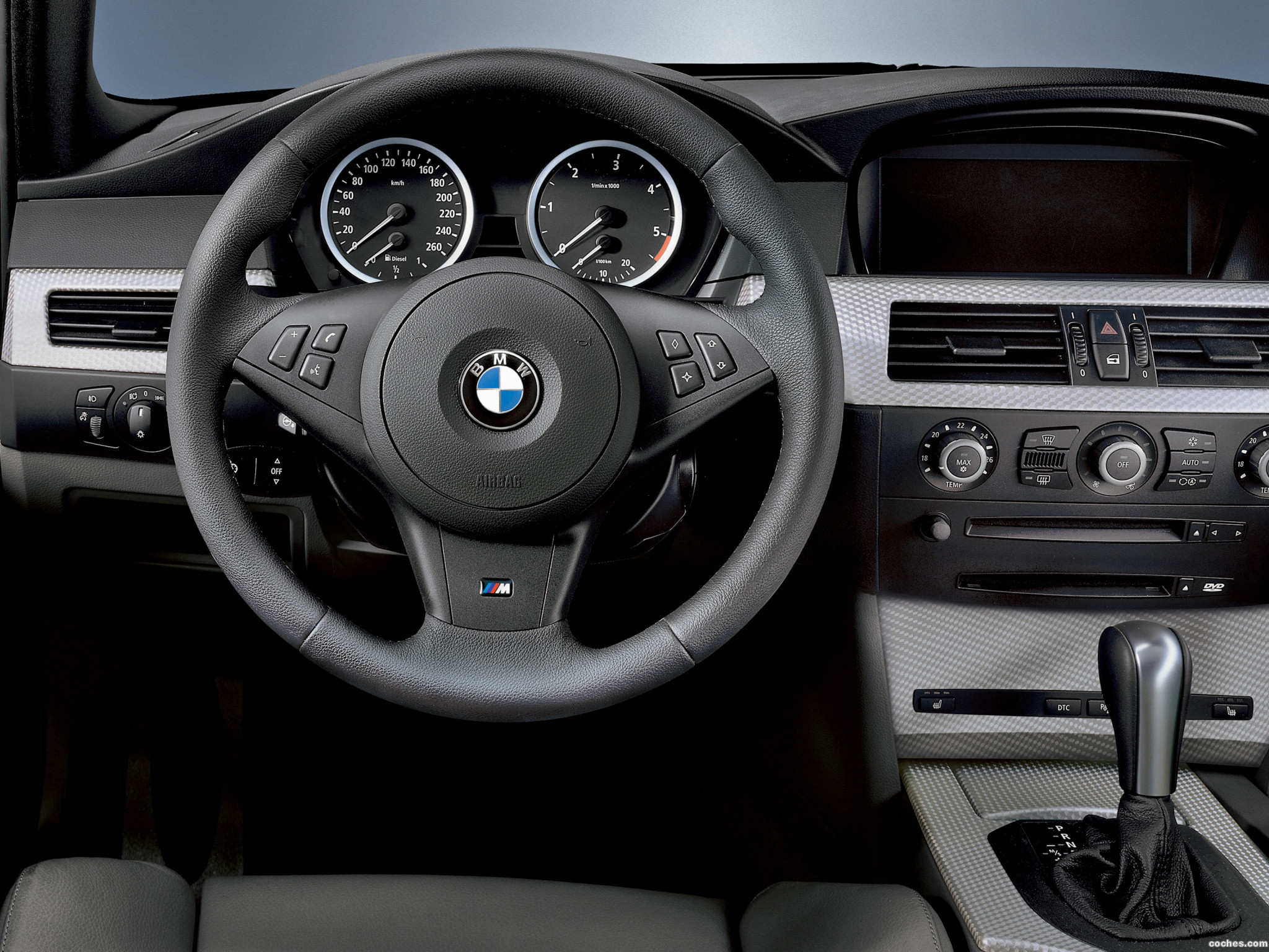Е60 спорт. BMW e60 Interior. БМВ 530 е60 салон. BMW e60 530i. BMW m5 e60 Interior.