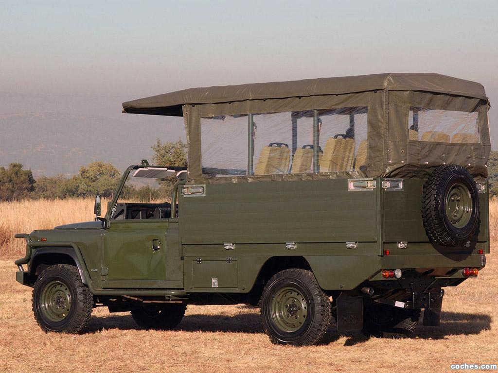 safari car land rover